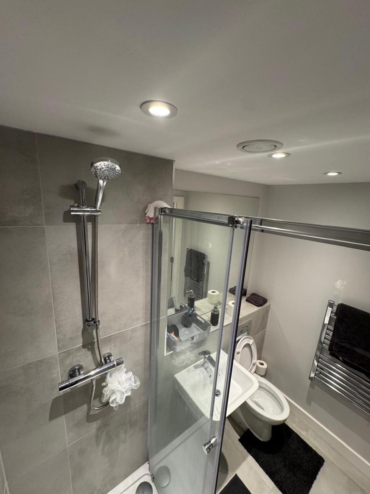 Regent Plaza Apartment แมนเชสเตอร์ ภายนอก รูปภาพ